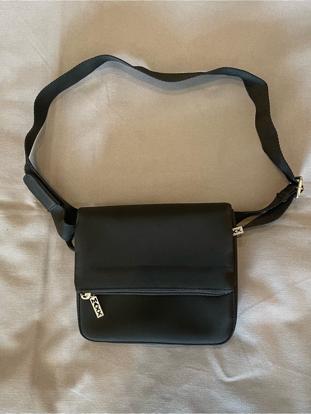 Maxx New York Handbag Black Mini Zip Top Clutch Wristlet Lined Pockets NWOT